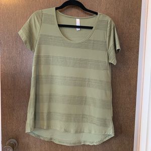 Lularoe Classic T - Size Small